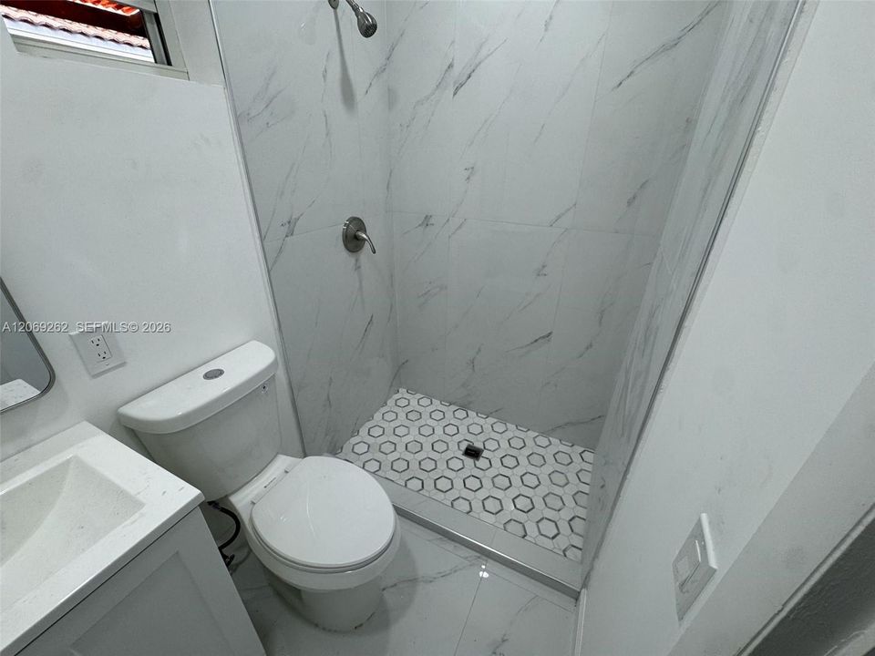 For Rent: $2,650 (2 beds, 1 baths, 3070 Square Feet)