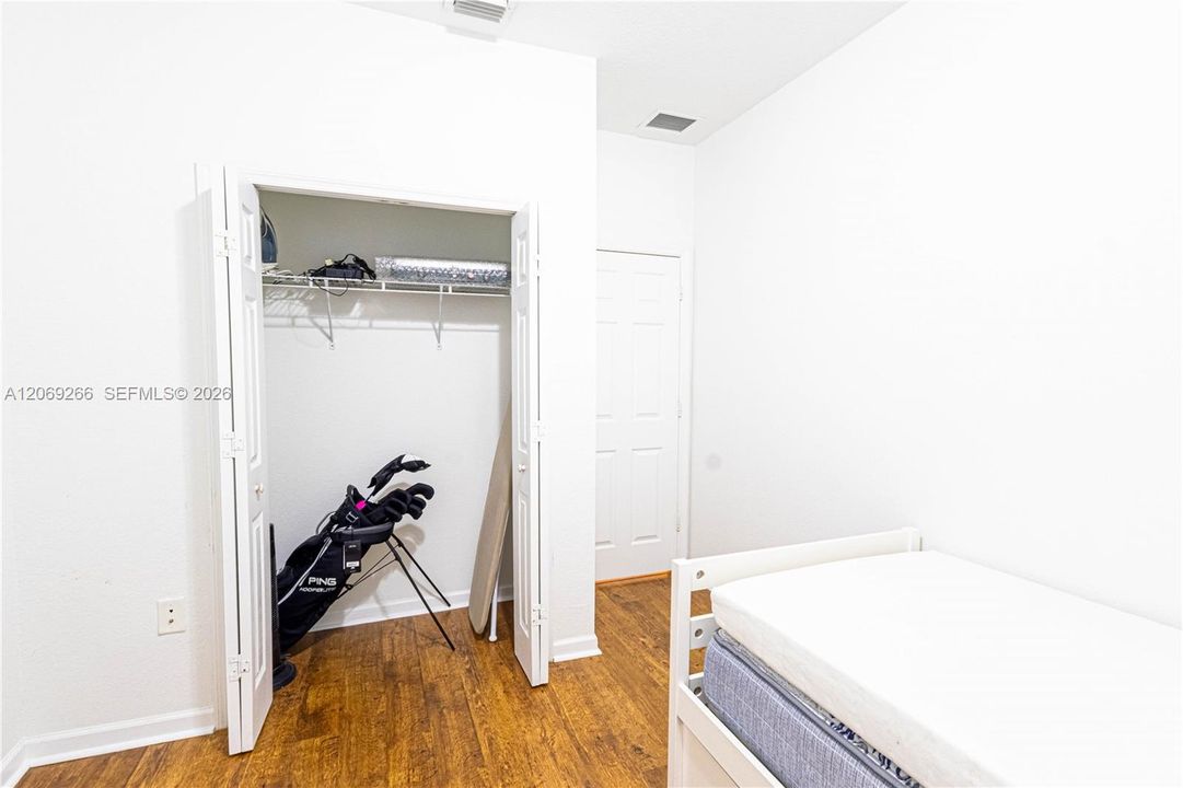 For Sale: $390,000 (3 beds, 2 baths, 1385 Square Feet)