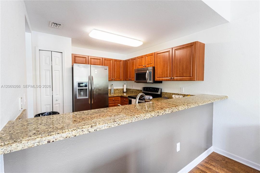 For Sale: $390,000 (3 beds, 2 baths, 1385 Square Feet)