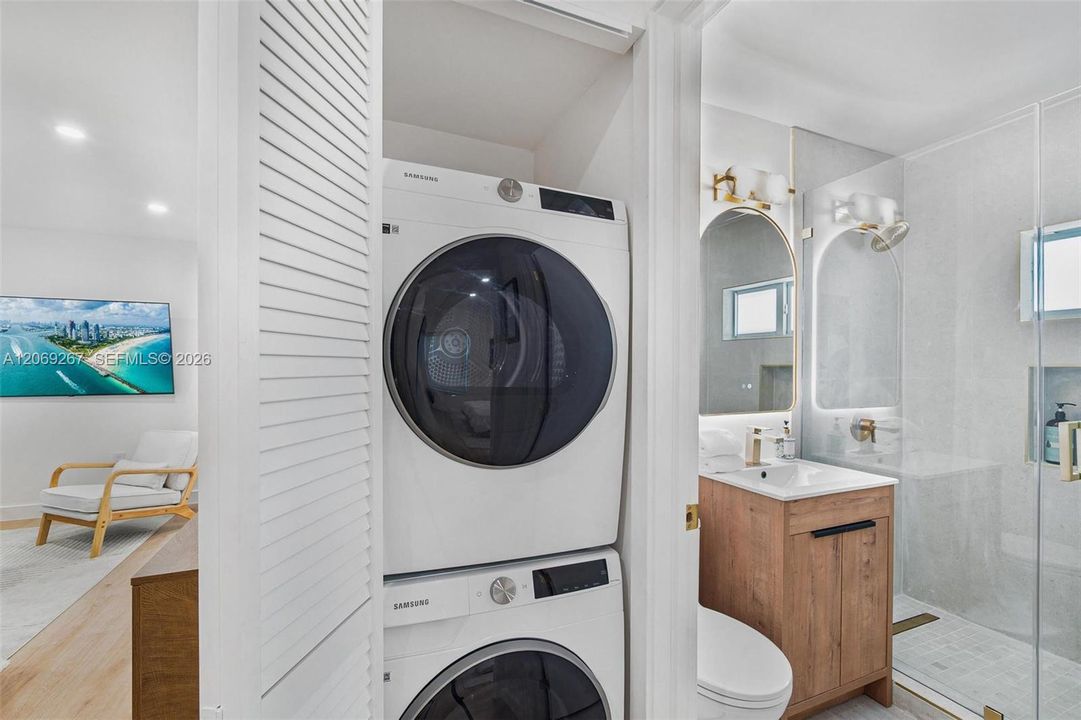 В аренду: $5,500 (2 спален, 2 ванн, 1100 Квадратных фут)