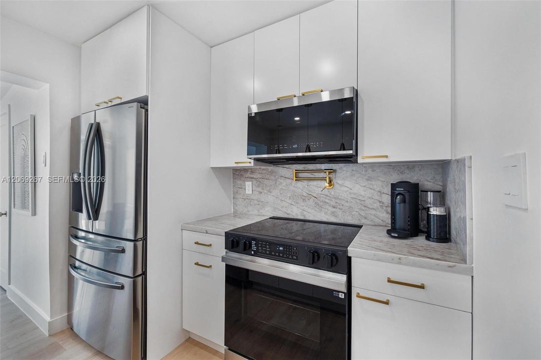 В аренду: $5,500 (2 спален, 2 ванн, 1100 Квадратных фут)