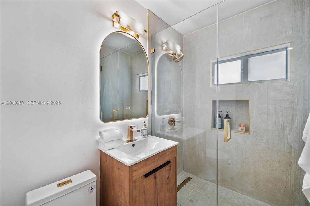 В аренду: $5,500 (2 спален, 2 ванн, 1100 Квадратных фут)