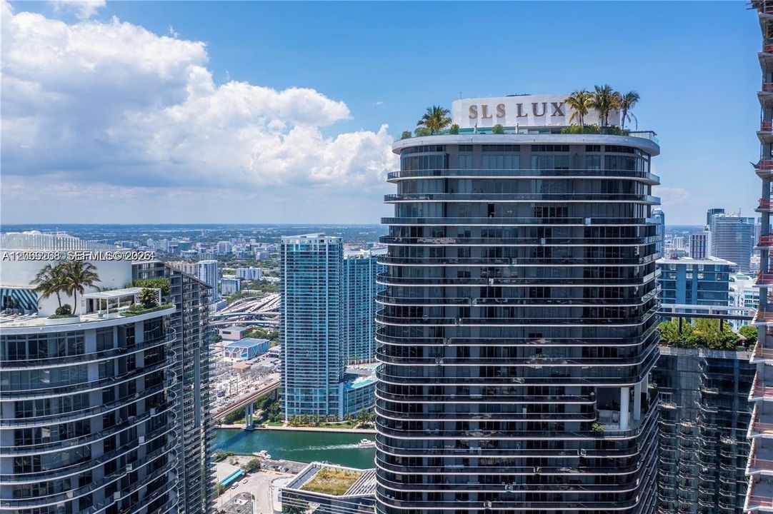 Active With Contract: $4,150 (1 beds, 2 baths, 881 Square Feet)