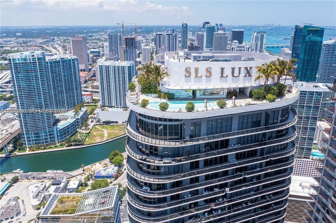 Active With Contract: $4,150 (1 beds, 2 baths, 881 Square Feet)