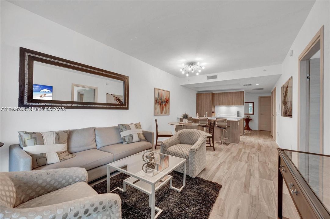 Active With Contract: $4,150 (1 beds, 2 baths, 881 Square Feet)