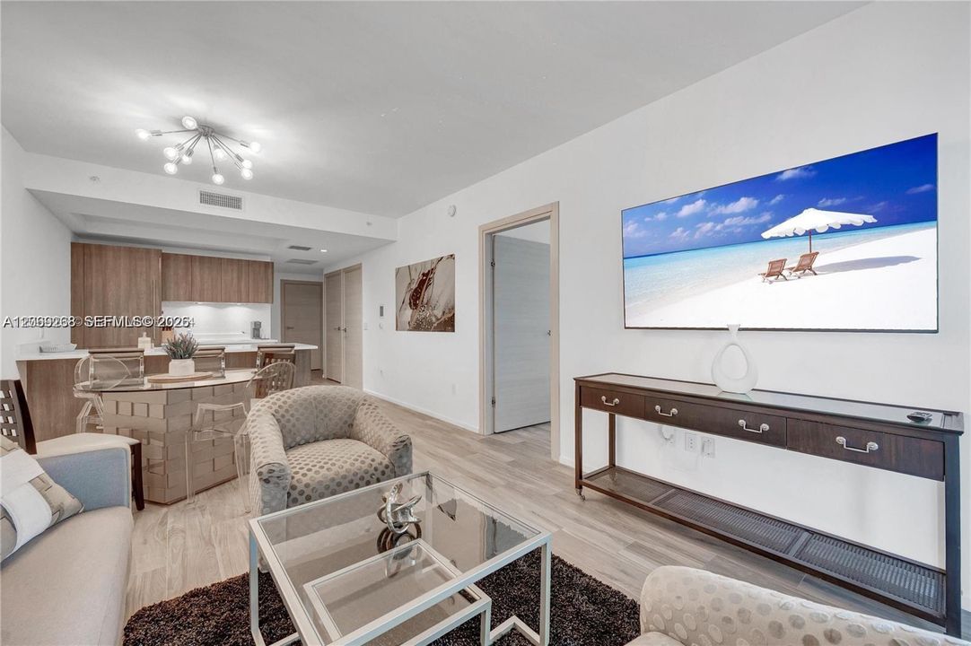 Active With Contract: $4,150 (1 beds, 2 baths, 881 Square Feet)