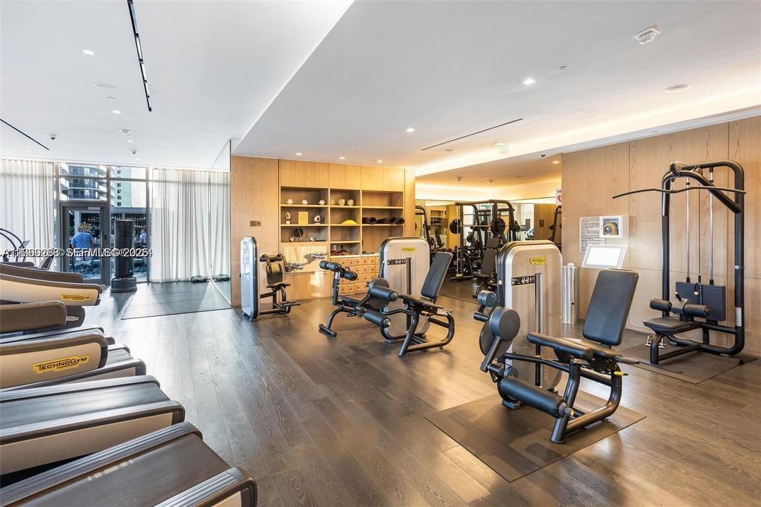 Active With Contract: $4,150 (1 beds, 2 baths, 881 Square Feet)