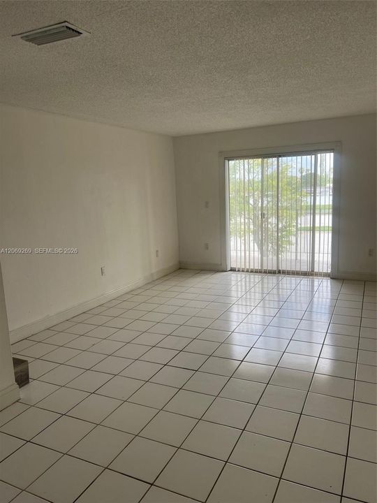 En Renta: $2,400 (2 camas, 2 baños, 1045 Pies cuadrados)