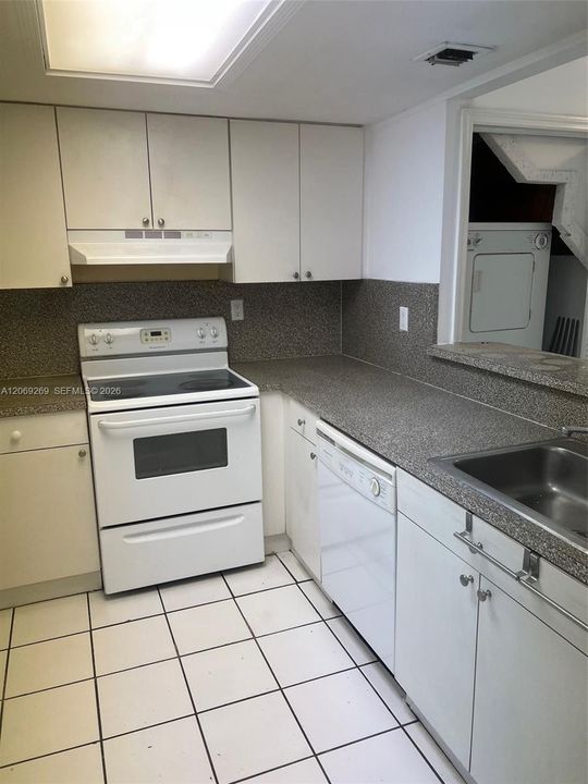 En Renta: $2,400 (2 camas, 2 baños, 1045 Pies cuadrados)