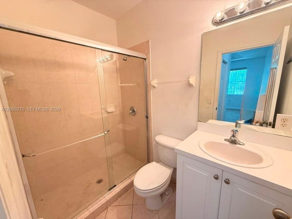 For Sale: $215,000 (2 beds, 2 baths, 1290 Square Feet)
