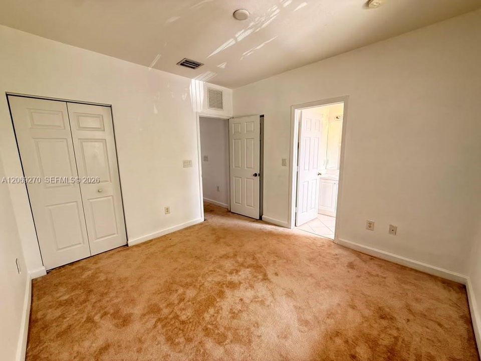 For Sale: $215,000 (2 beds, 2 baths, 1290 Square Feet)