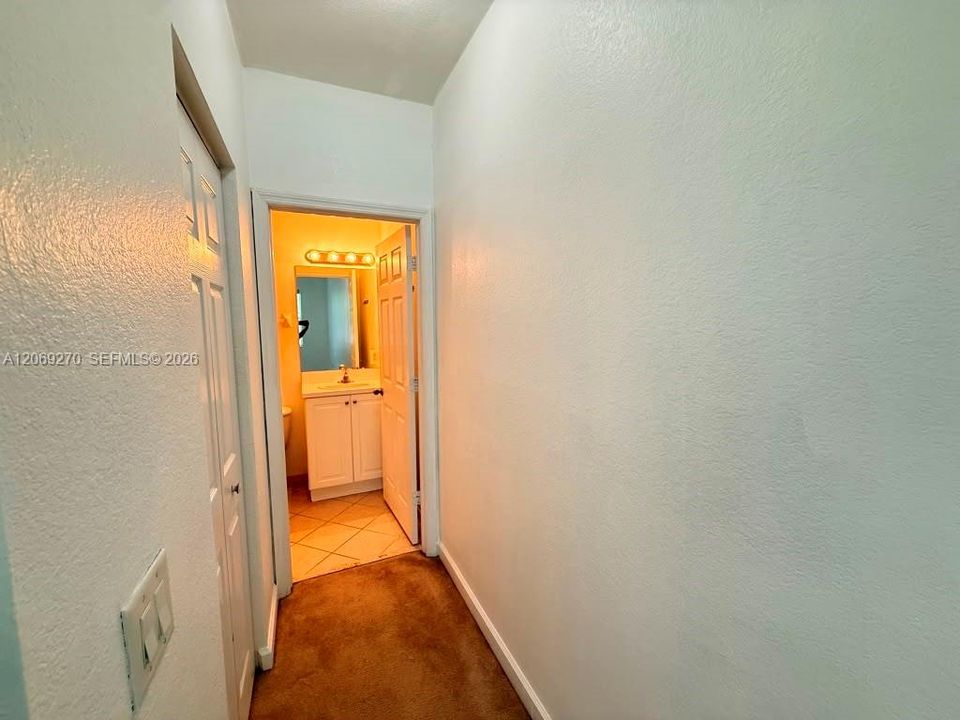 For Sale: $215,000 (2 beds, 2 baths, 1290 Square Feet)
