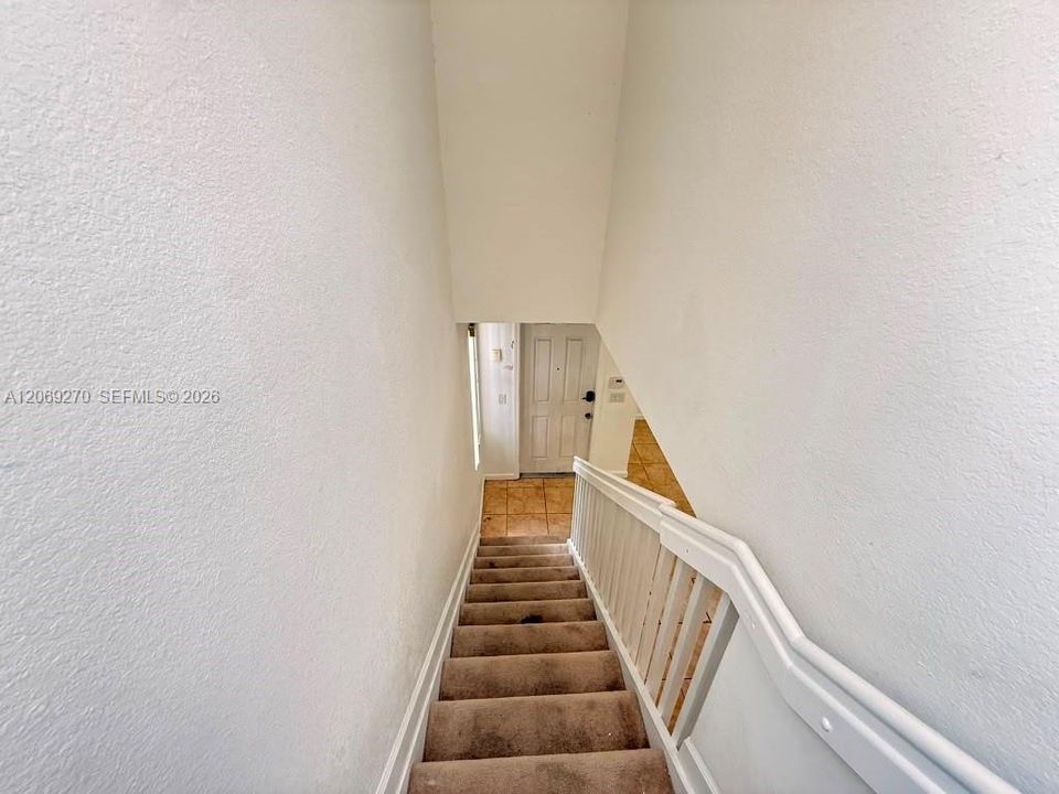 For Sale: $215,000 (2 beds, 2 baths, 1290 Square Feet)
