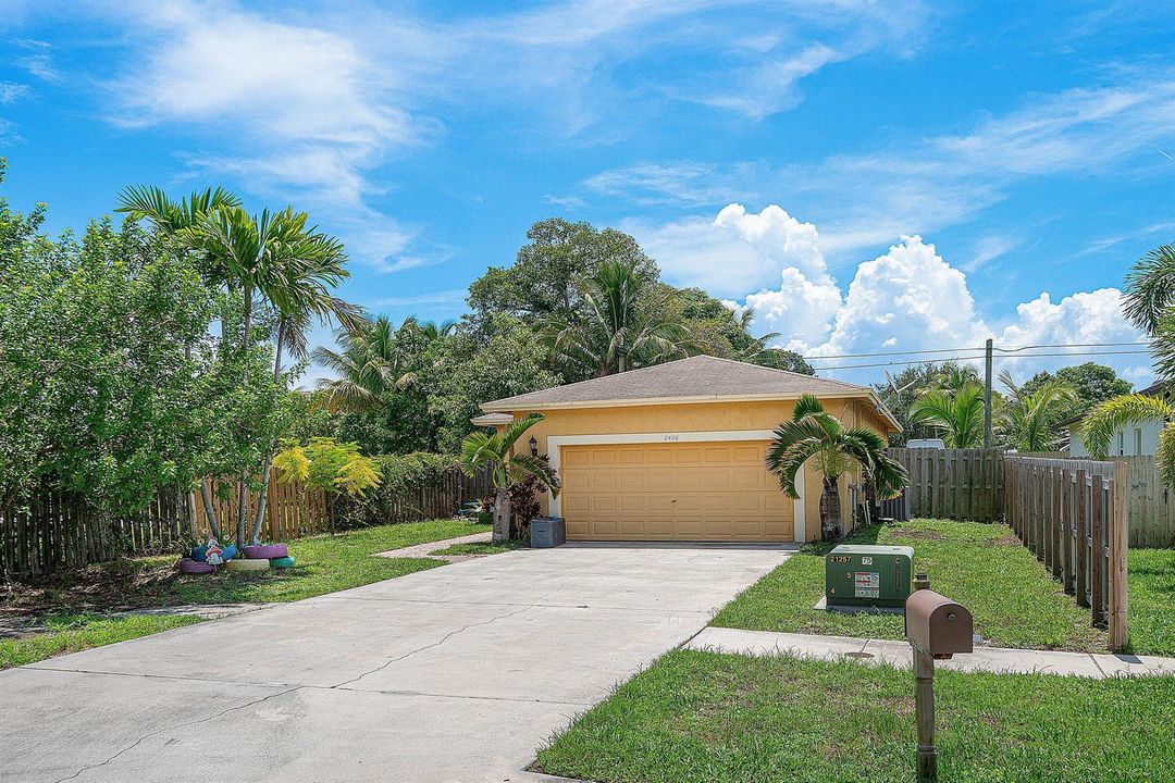 002-2406SundyAvenue-DelrayBeach-FL-33444