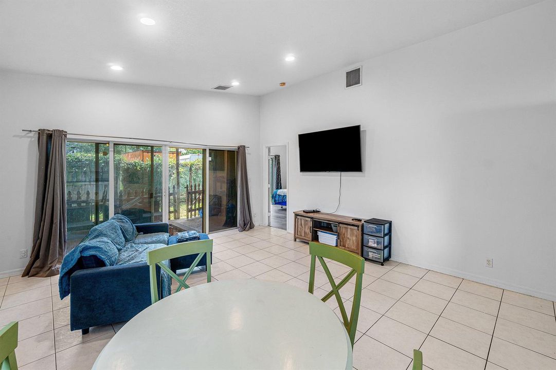 015-2406SundyAvenue-DelrayBeach-FL-33444