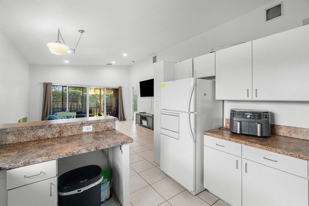010-2406SundyAvenue-DelrayBeach-FL-33444