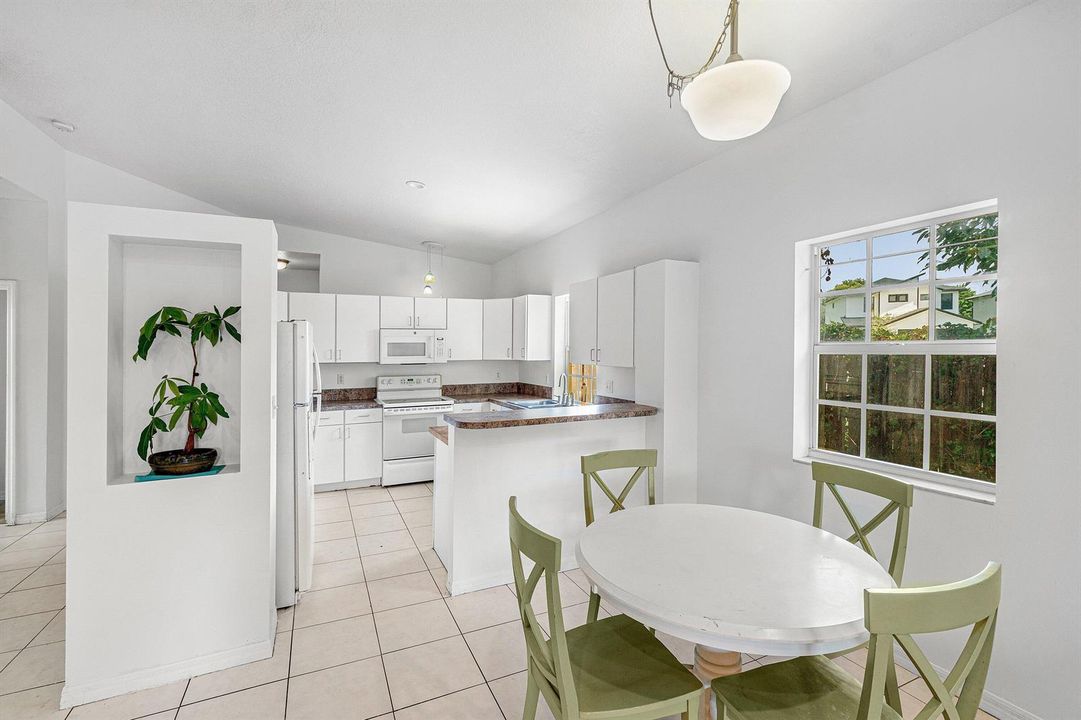 006-2406SundyAvenue-DelrayBeach-FL-33444