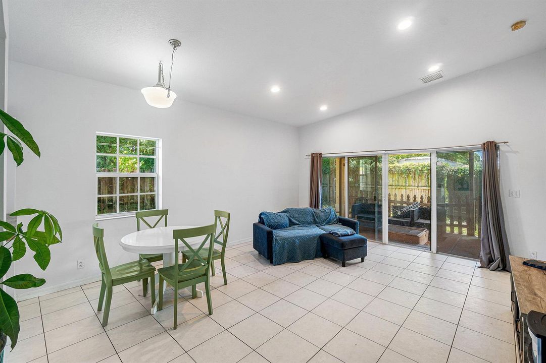 012-2406SundyAvenue-DelrayBeach-FL-33444
