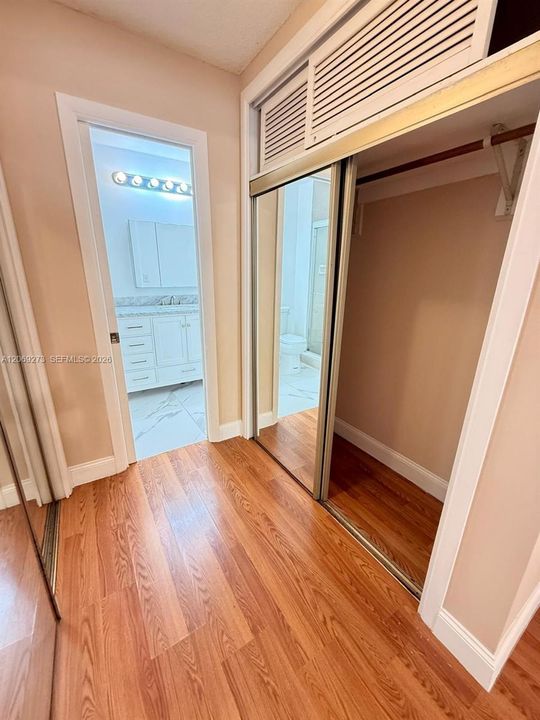 В аренду: $3,000 (4 спален, 2 ванн, 1670 Квадратных фут)