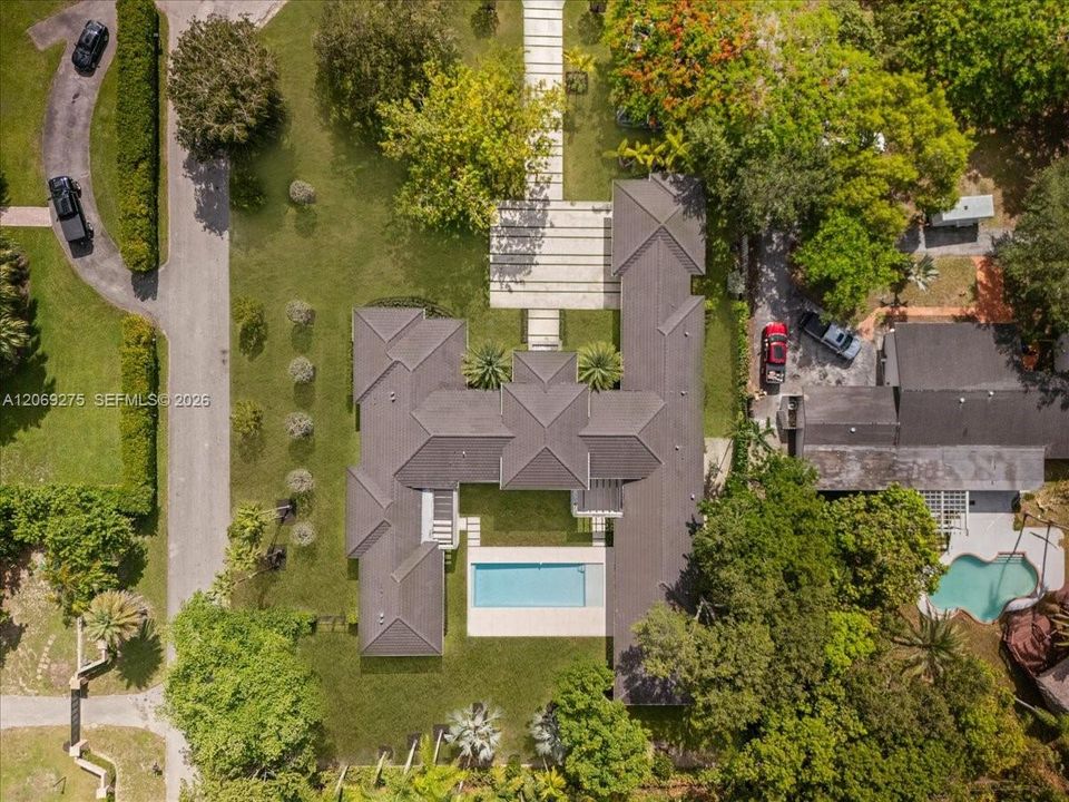 На продажу: $4,495,000 (6 спален, 7 ванн, 4912 Квадратных фут)