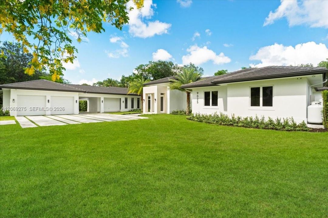 На продажу: $4,495,000 (6 спален, 7 ванн, 4912 Квадратных фут)