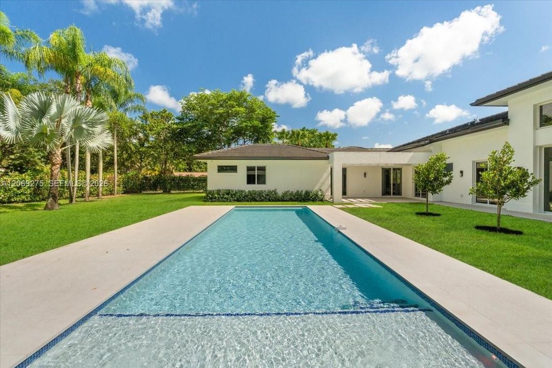 На продажу: $4,495,000 (6 спален, 7 ванн, 4912 Квадратных фут)