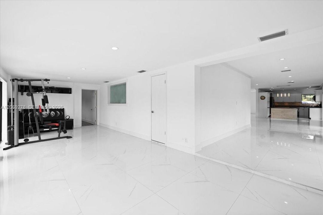 For Sale: $795,000 (3 beds, 2 baths, 2657 Square Feet)