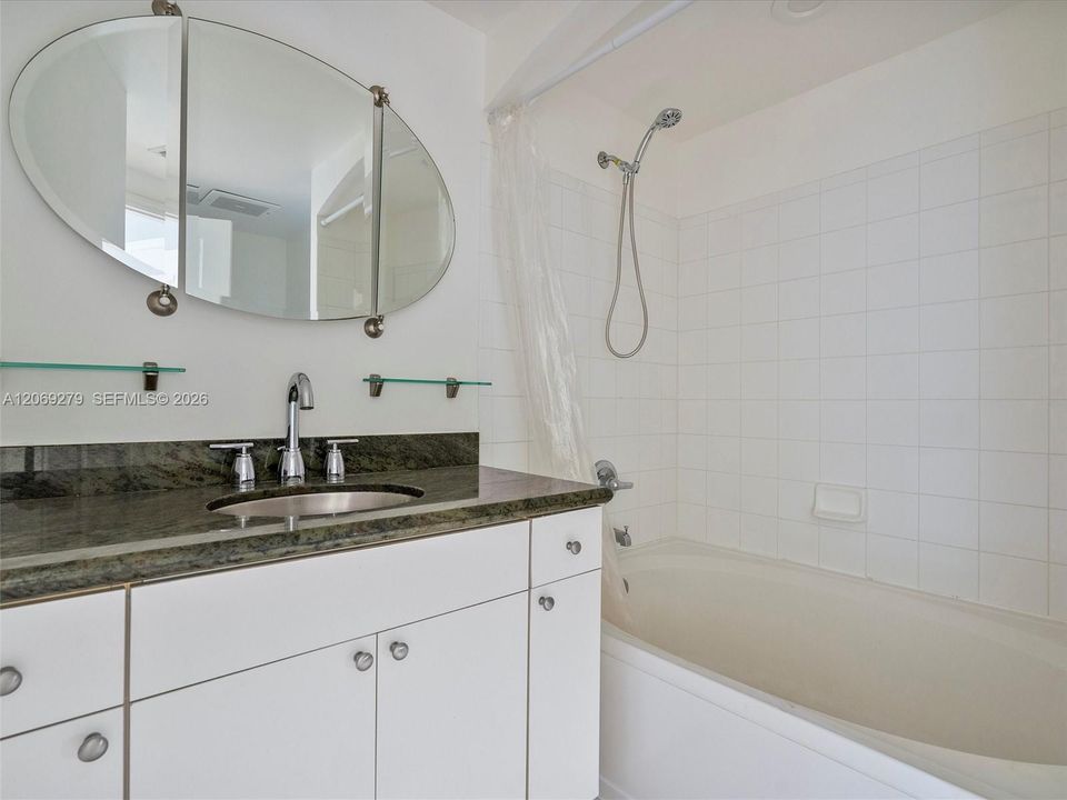 Active With Contract: $3,650 (2 beds, 2 baths, 1001 Square Feet)