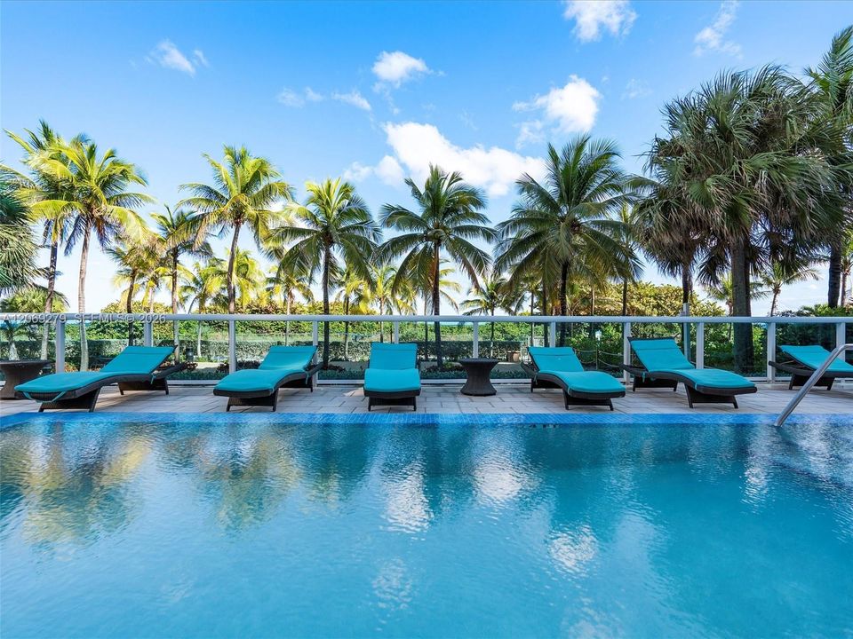Active With Contract: $3,650 (2 beds, 2 baths, 1001 Square Feet)