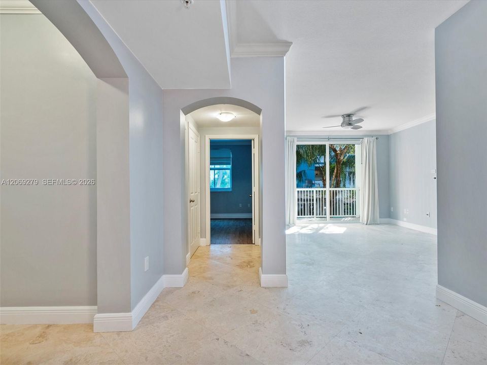 Active With Contract: $3,650 (2 beds, 2 baths, 1001 Square Feet)