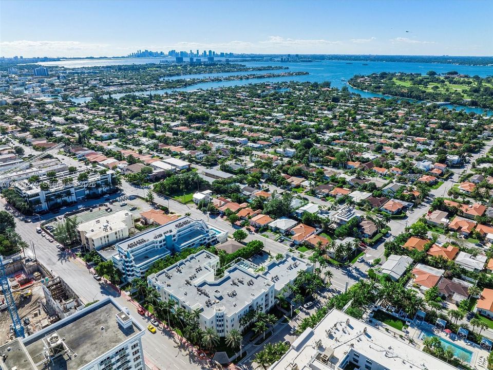 Active With Contract: $3,650 (2 beds, 2 baths, 1001 Square Feet)