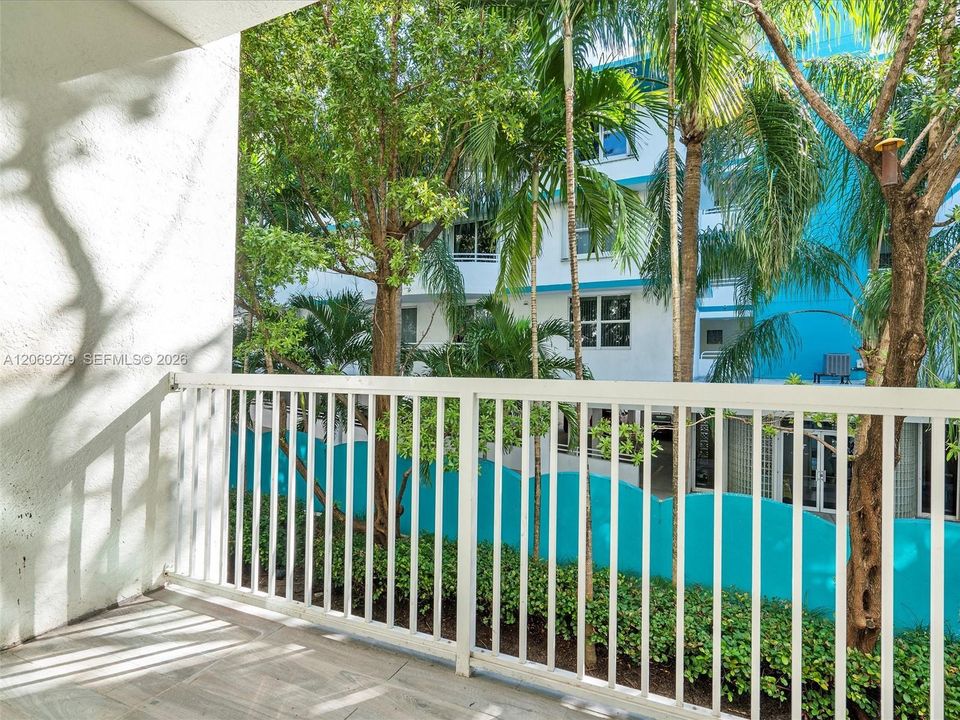 Active With Contract: $3,650 (2 beds, 2 baths, 1001 Square Feet)