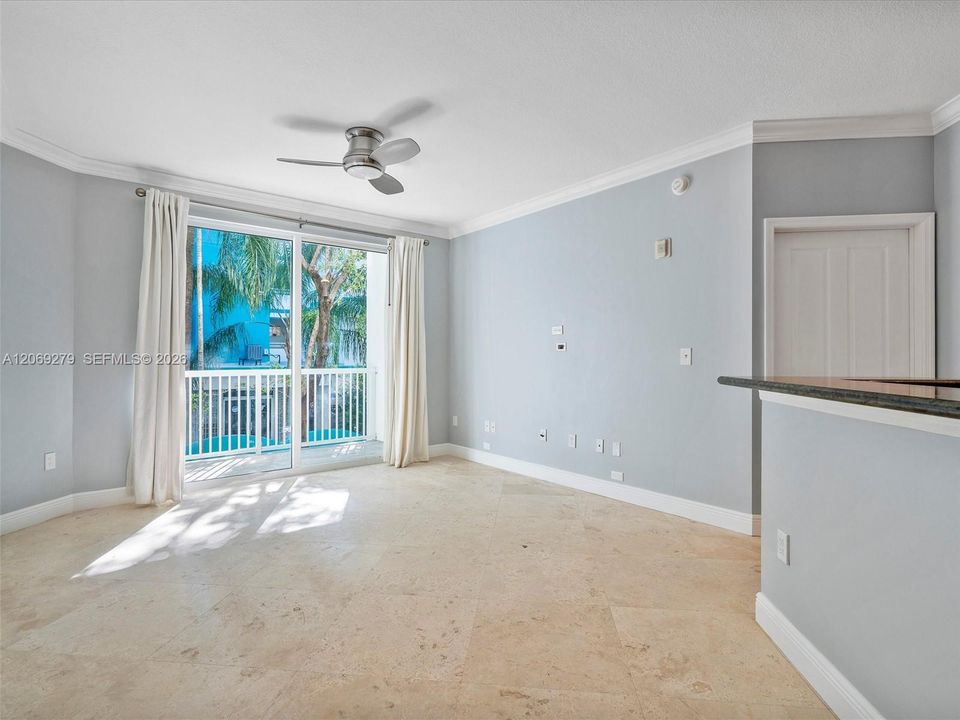 Active With Contract: $3,650 (2 beds, 2 baths, 1001 Square Feet)
