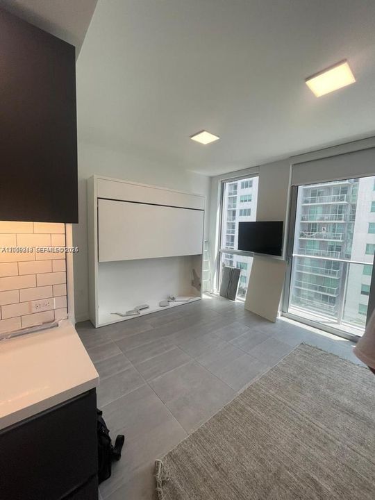For Sale: $378,000 (0 beds, 1 baths, 420 Square Feet)
