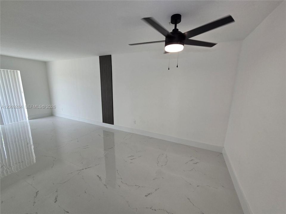 For Sale: $269,700 (2 beds, 2 baths, 954 Square Feet)