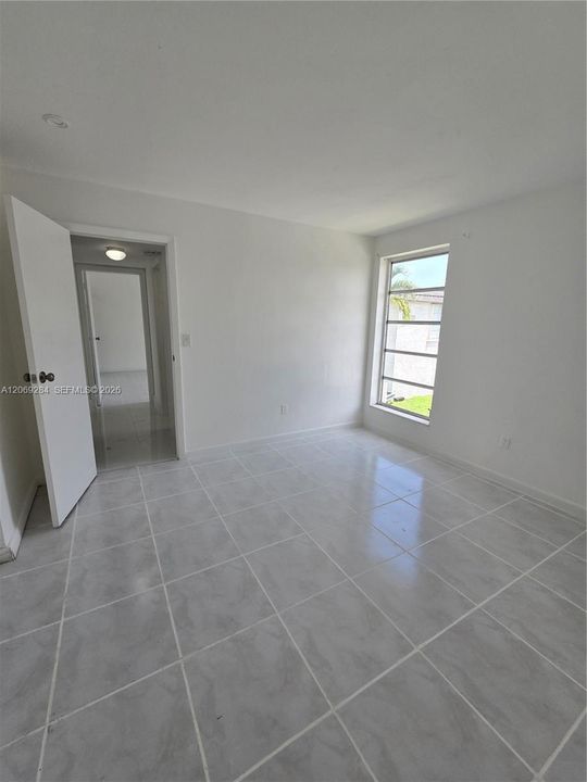For Sale: $269,700 (2 beds, 2 baths, 954 Square Feet)