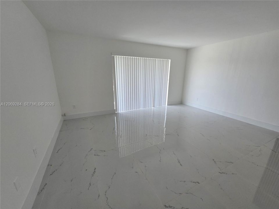 For Sale: $269,700 (2 beds, 2 baths, 954 Square Feet)