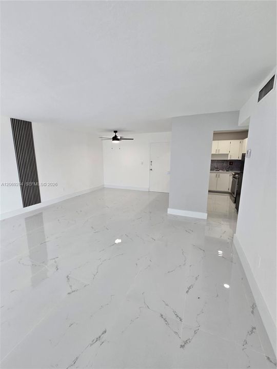 For Sale: $269,700 (2 beds, 2 baths, 954 Square Feet)