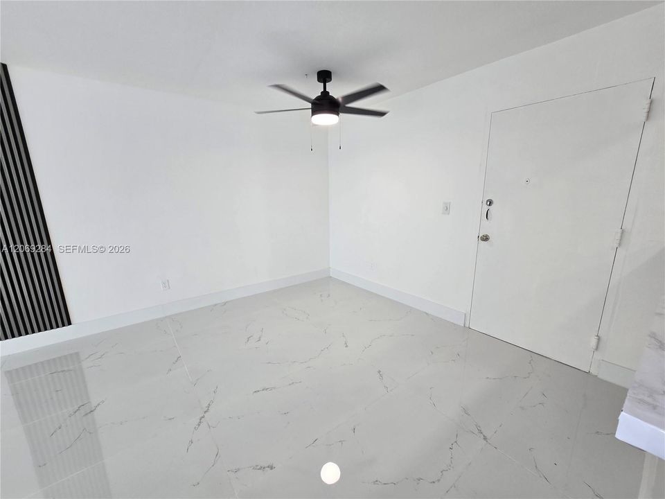 For Sale: $269,700 (2 beds, 2 baths, 954 Square Feet)