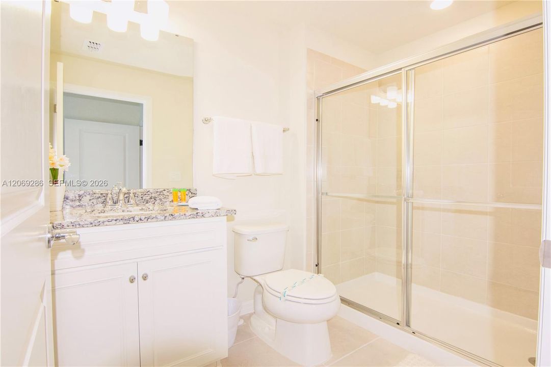En Venta: $549,900 (5 camas, 5 baños, 0 Pies cuadrados)
