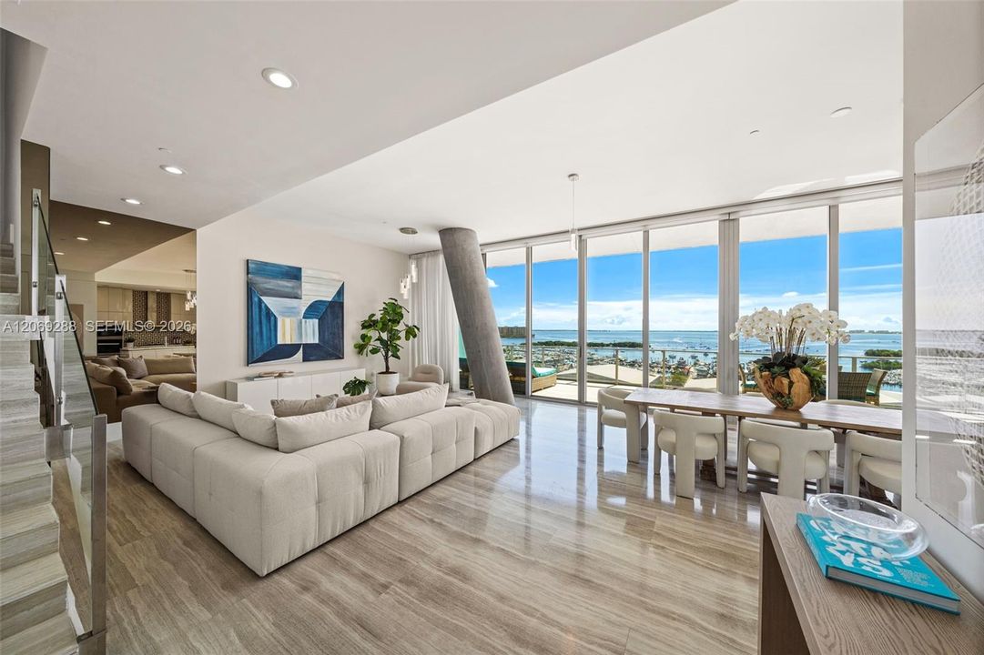 For Rent: $30,000 (3 beds, 3 baths, 2404 Square Feet)