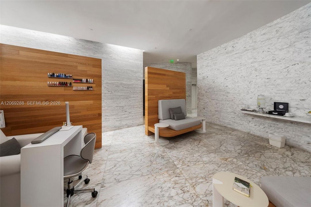 For Rent: $30,000 (3 beds, 3 baths, 2404 Square Feet)