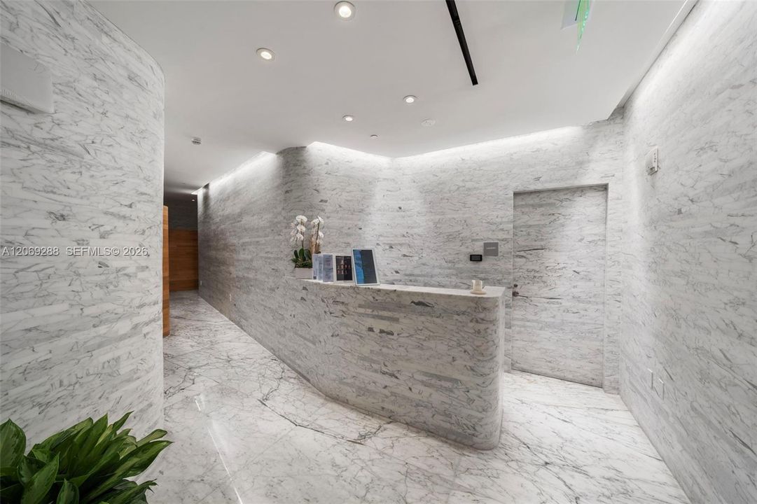 For Rent: $30,000 (3 beds, 3 baths, 2404 Square Feet)