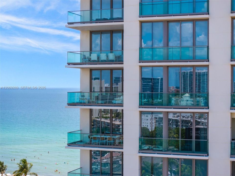 For Sale: $10,500,000 (4 beds, 5 baths, 3854 Square Feet)