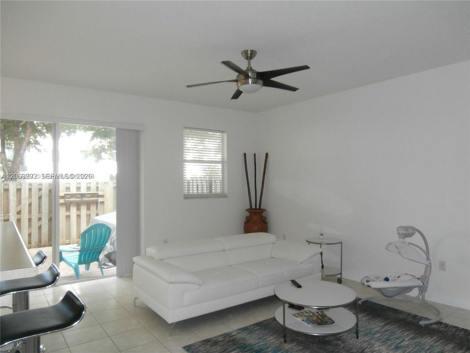 For Sale: $515,000 (3 beds, 2 baths, 1733 Square Feet)