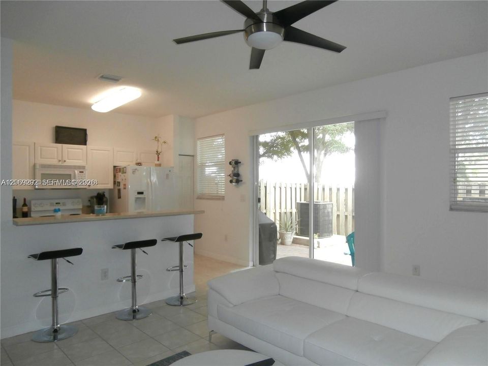 For Sale: $515,000 (3 beds, 2 baths, 1733 Square Feet)