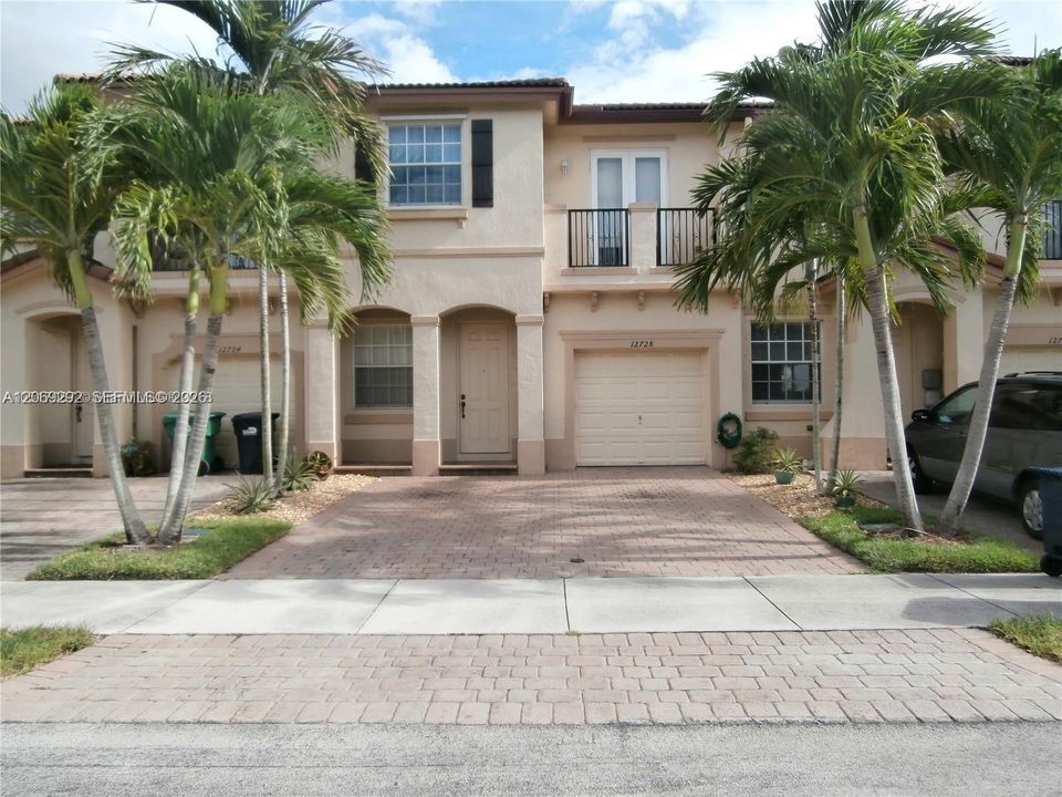 For Sale: $515,000 (3 beds, 2 baths, 1733 Square Feet)