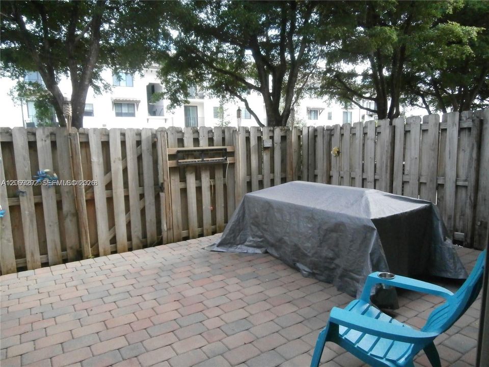 For Sale: $515,000 (3 beds, 2 baths, 1733 Square Feet)