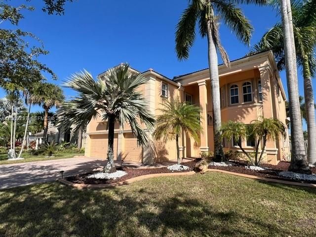 For Rent: $6,500 (5 beds, 4 baths, 3994 Square Feet)
