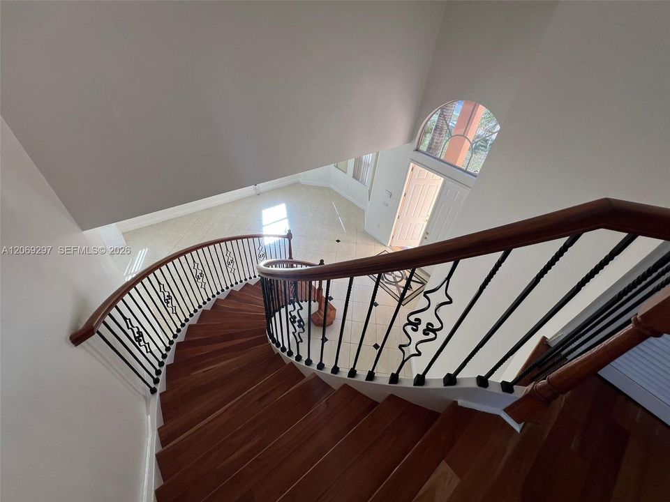 For Rent: $6,500 (5 beds, 4 baths, 3994 Square Feet)